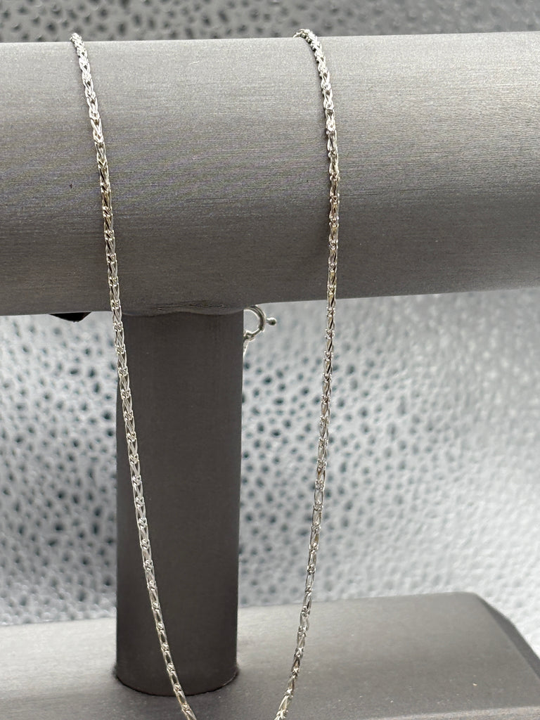 14 Karat White Gold Ladies Twisted Cable Link Chain