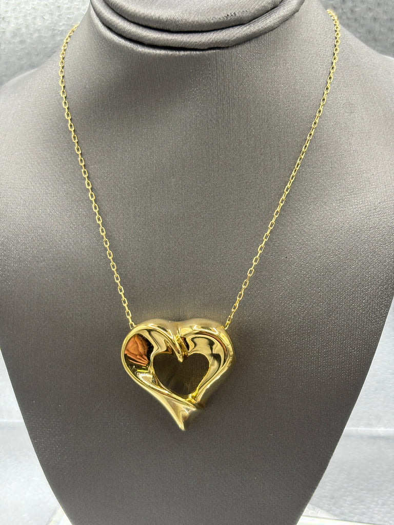 18 Karat Yellow Gold 3 Dimensional Floating Heart Pendant & Chain