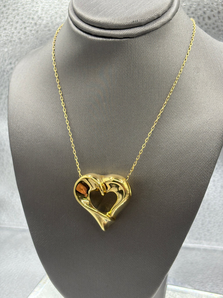 18 Karat Yellow Gold 3 Dimensional Floating Heart Pendant & Chain