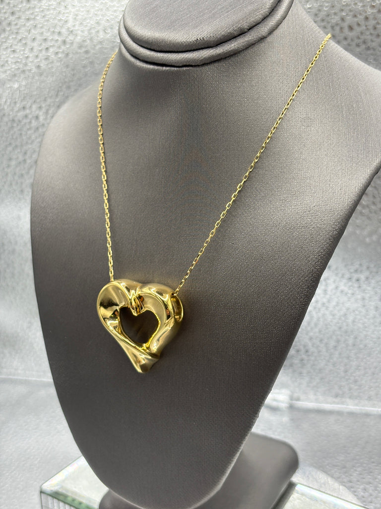 18 Karat Yellow Gold 3 Dimensional Floating Heart Pendant & Chain