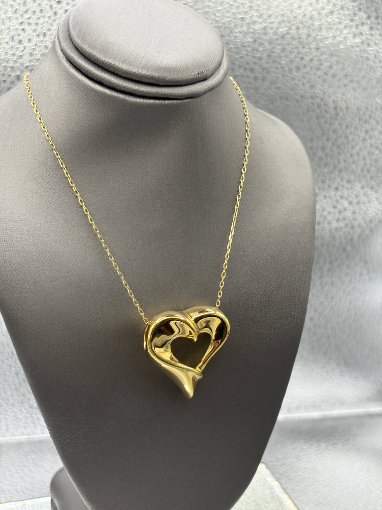 18 Karat Yellow Gold 3 Dimensional Floating Heart Pendant & Chain