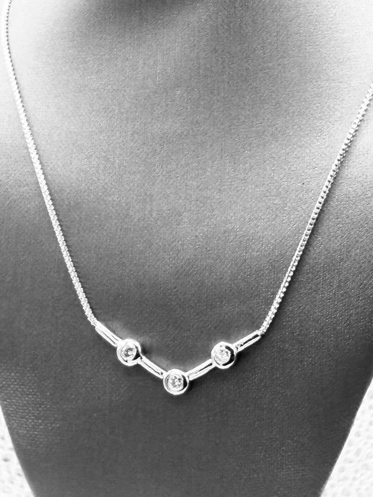 14 Karat White Gold Ladies Beautiful Diamond Necklace