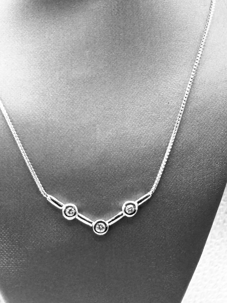 14 Karat White Gold Ladies Beautiful Diamond Necklace