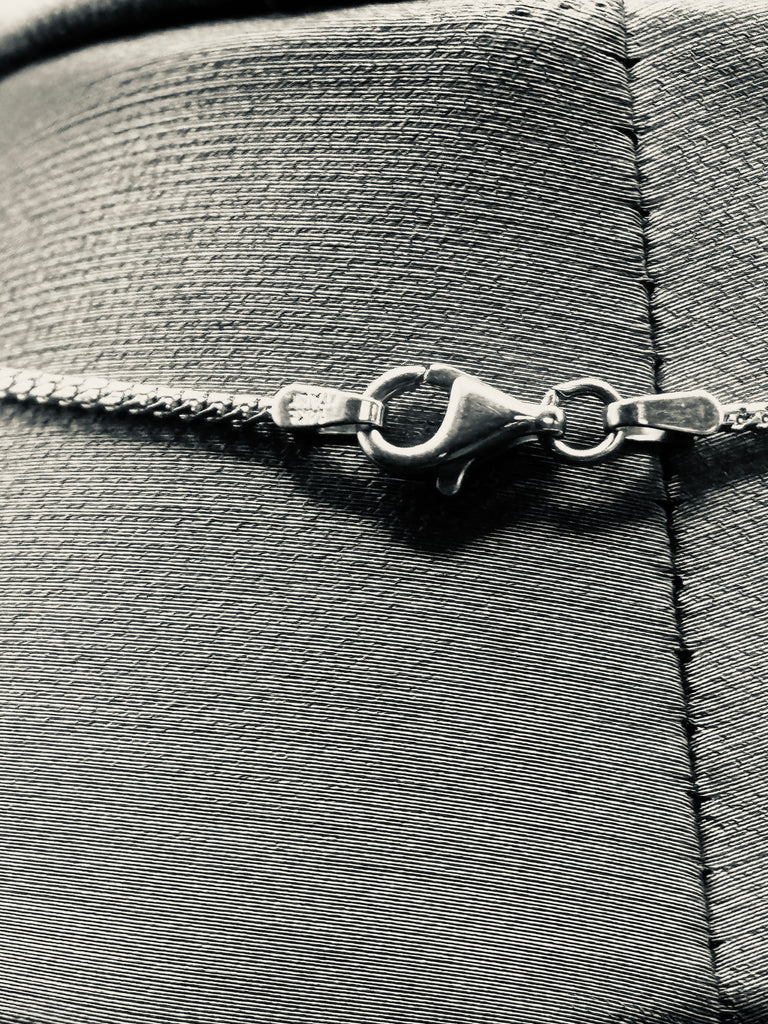 14 Karat White Gold Ladies Beautiful Diamond Necklace