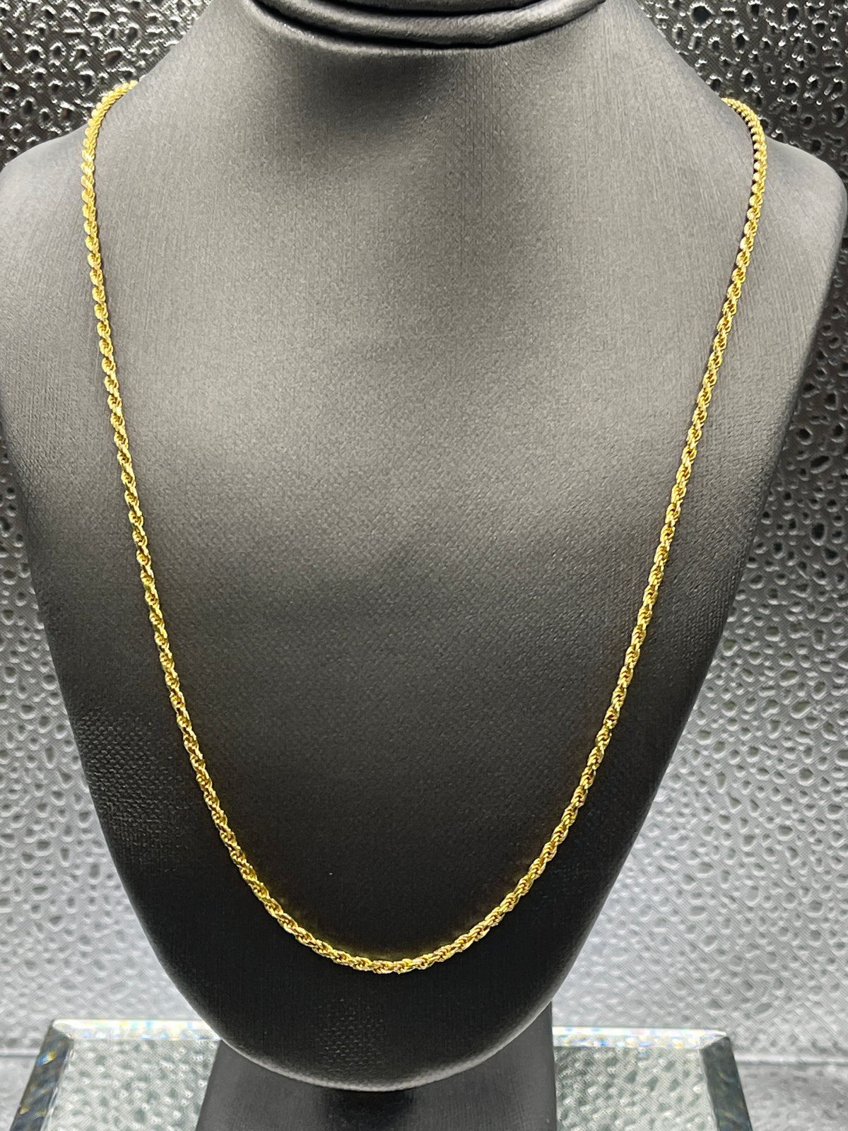 Ladies Imported 14 Karat Solid Yellow Gold Di-Cut Rope Chain