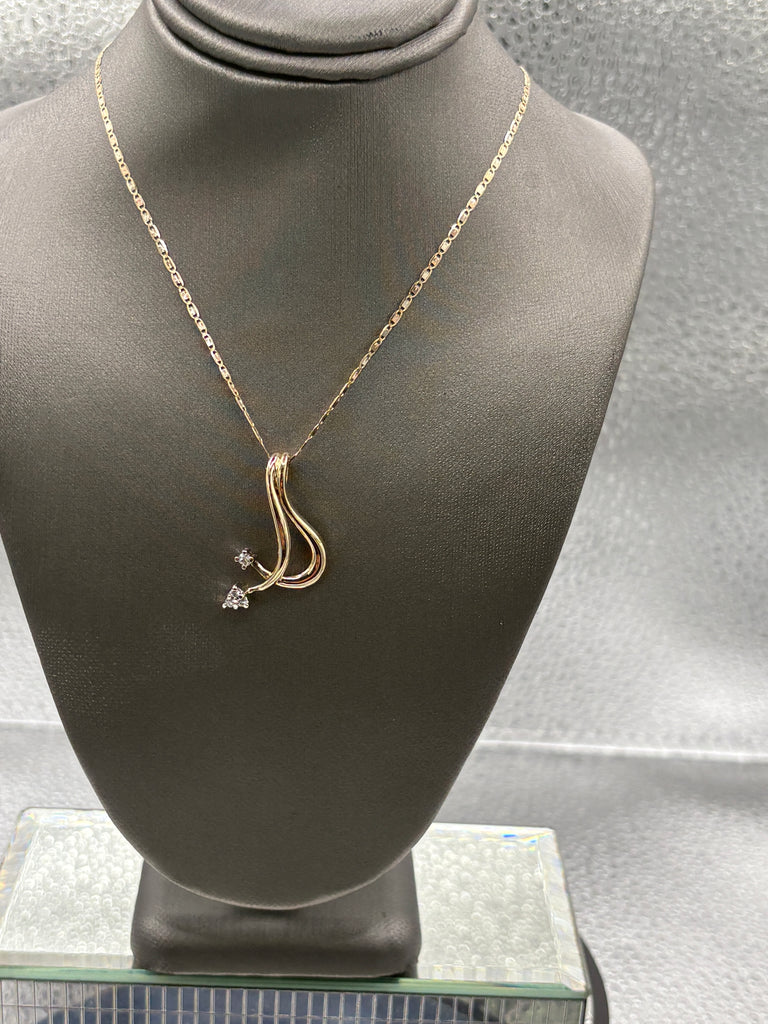 14 Karat Yellow Gold Ladies Diamond Crossover Necklace & Chain