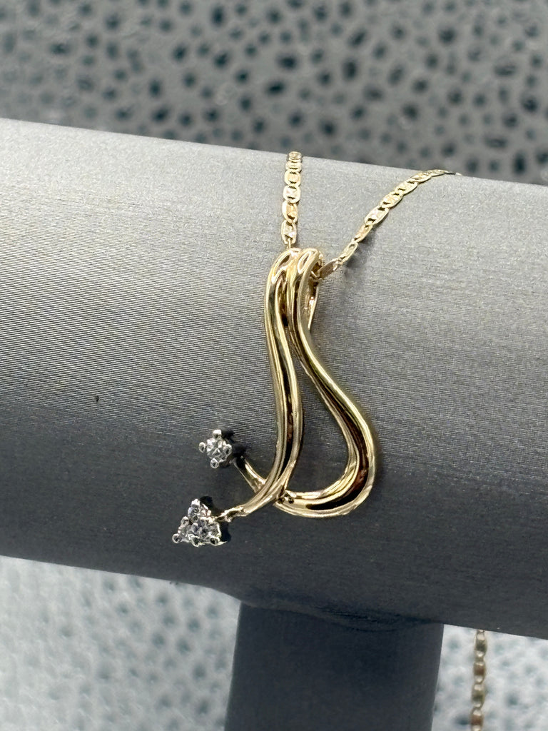 14 Karat Yellow Gold Ladies Diamond Crossover Necklace & Chain