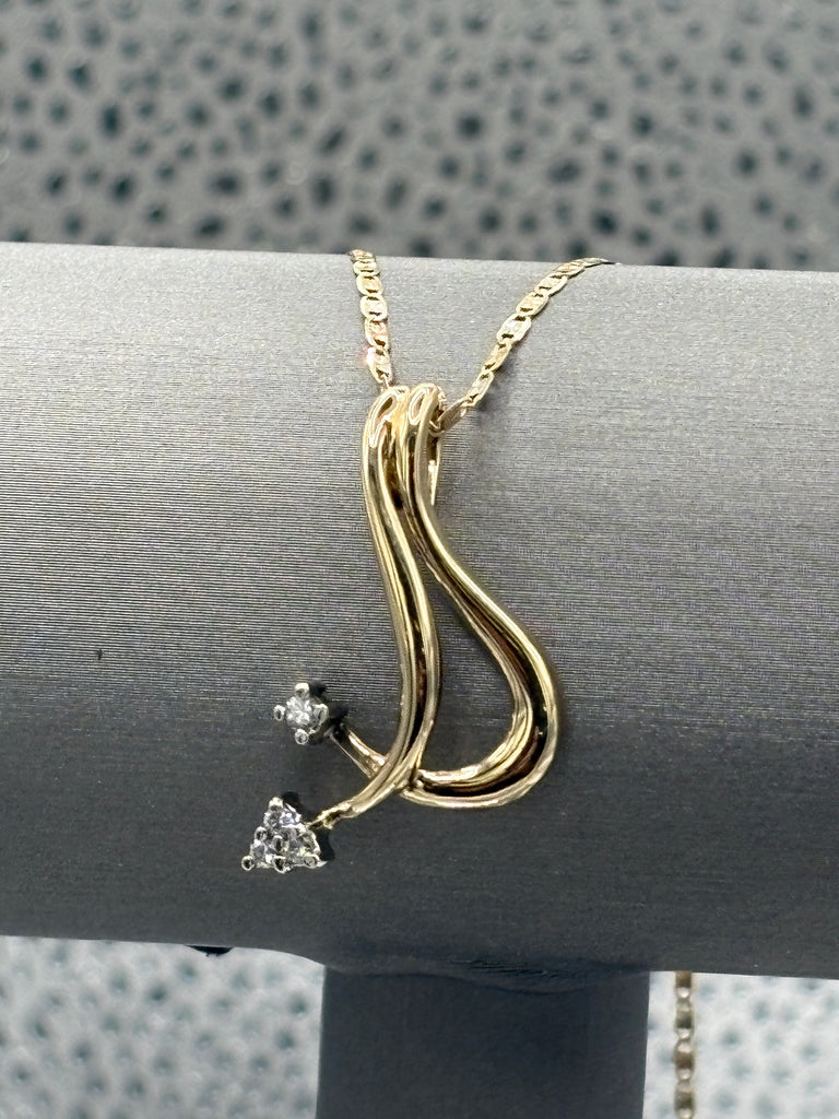 14 Karat Yellow Gold Ladies Diamond Crossover Necklace & Chain