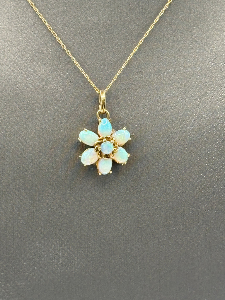 14 Karat Yellow Gold Ladies Floral Opal Cluster Necklace
