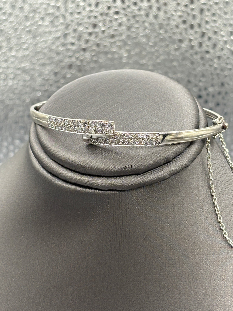14 Karat White Gold Ladies Diamond Bangle Bracelet