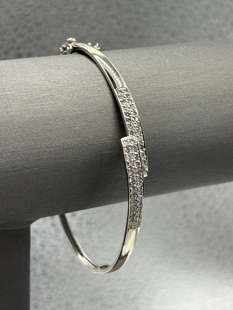 14 Karat White Gold Ladies Diamond Bangle Bracelet