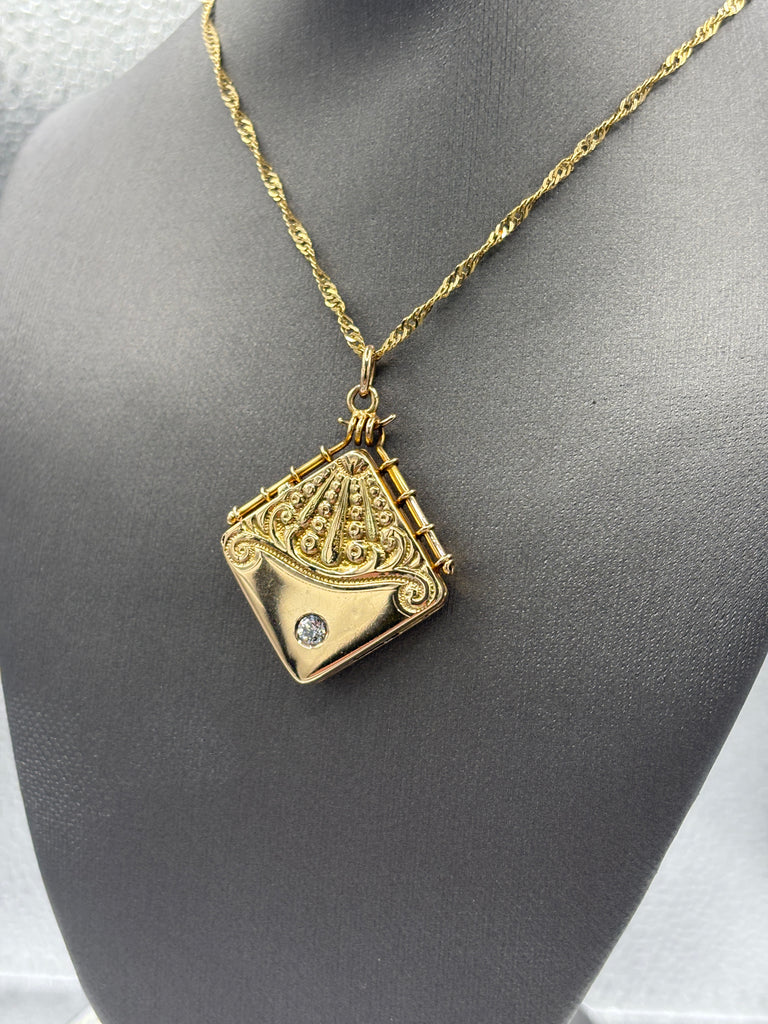 Antique Victorian 14 Karat Y/G Hand Engraved Diamond Locket