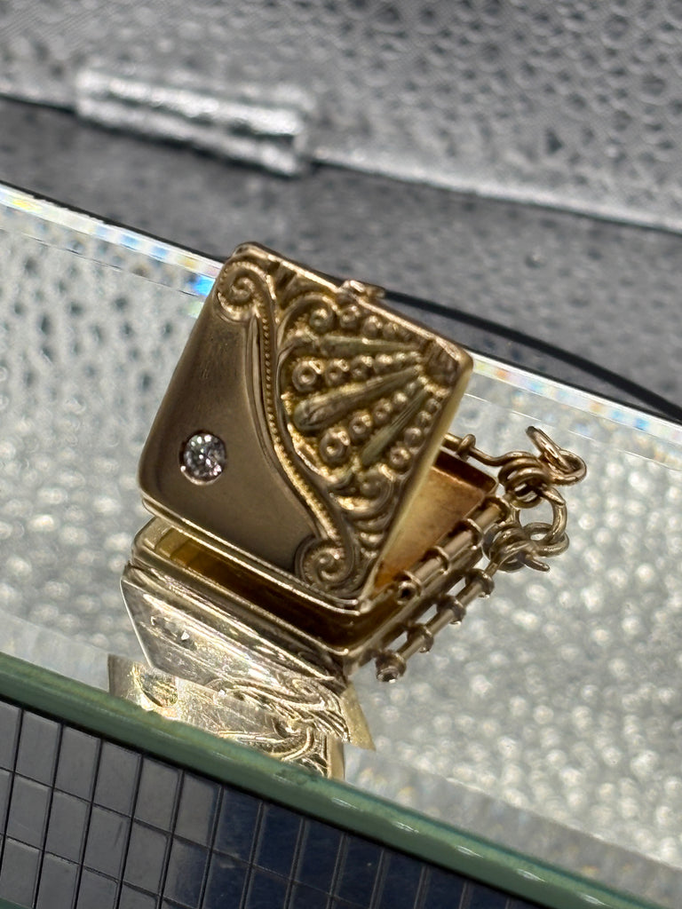 Antique Victorian 14 Karat Y/G Hand Engraved Diamond Locket