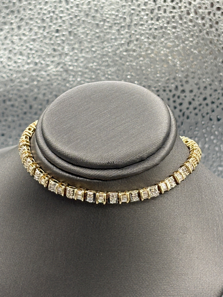 14 Karat Yellow Gold Ladies Round & Baguette Diamond Bracelet