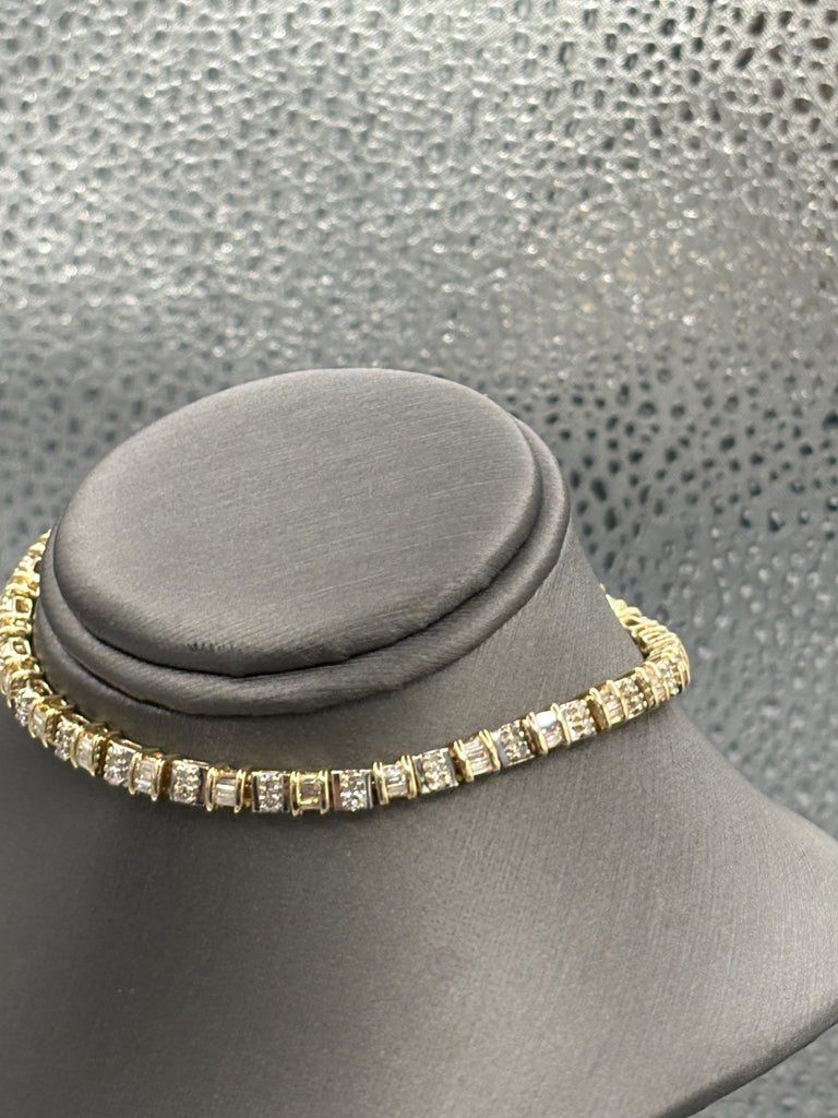 14 Karat Yellow Gold Ladies Round & Baguette Diamond Bracelet