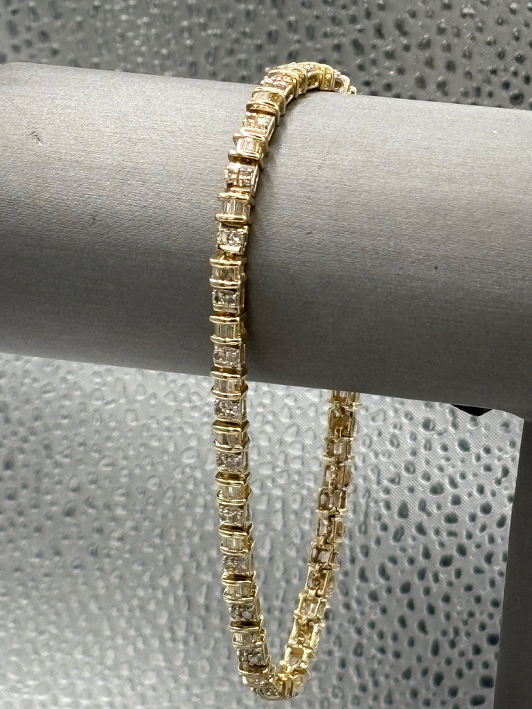 14 Karat Yellow Gold Ladies Round & Baguette Diamond Bracelet