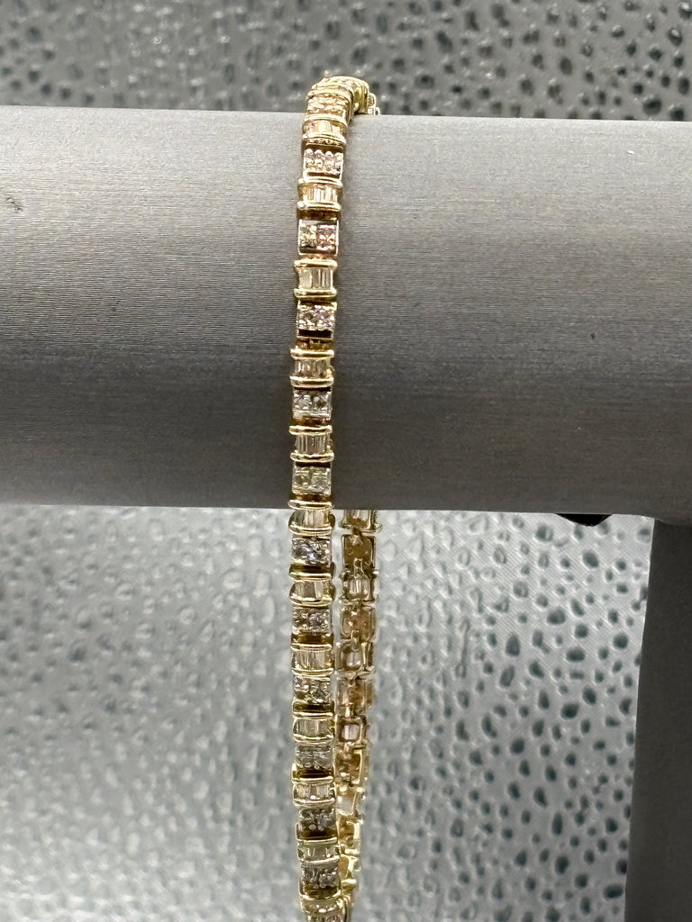 14 Karat Yellow Gold Ladies Round & Baguette Diamond Bracelet