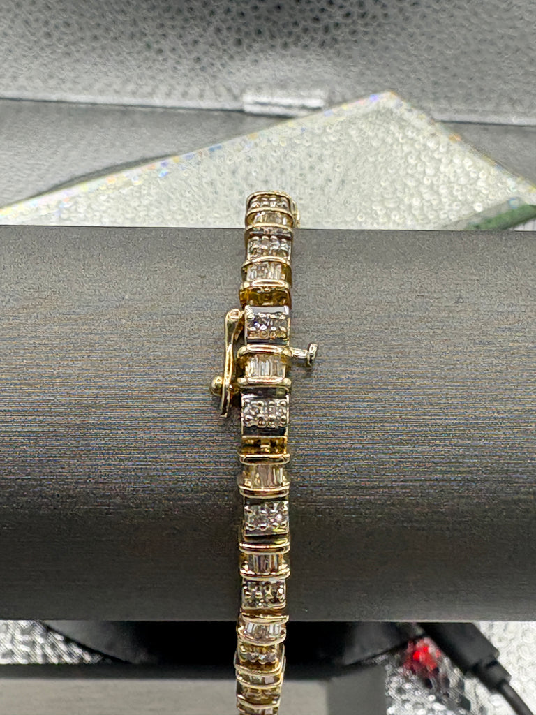 14 Karat Yellow Gold Ladies Round & Baguette Diamond Bracelet
