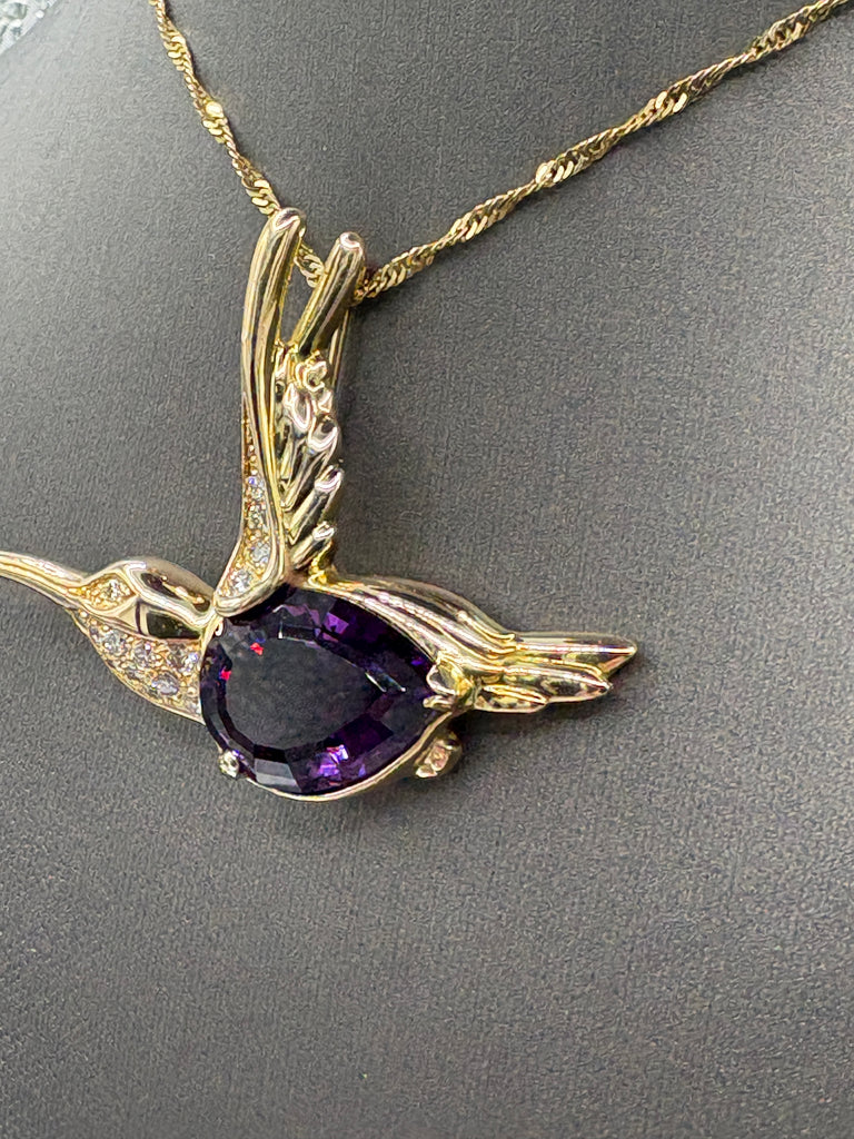 14 Karat Y/G Teardrop Amethyst & Diamond Hummingbird Pin