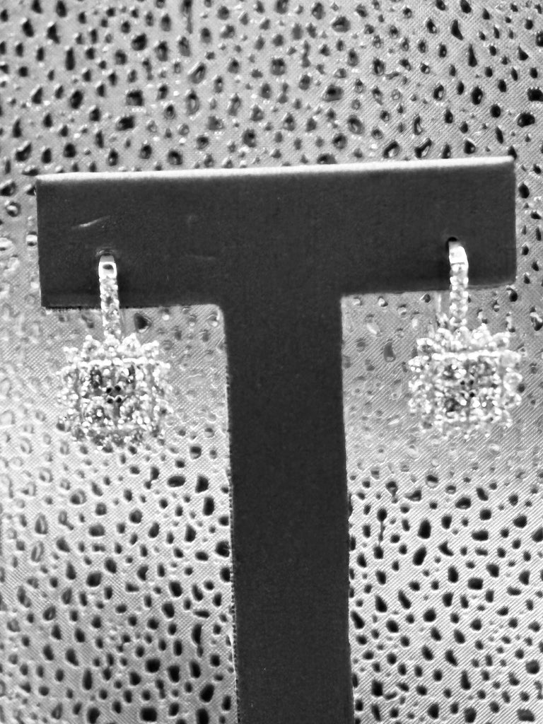 18 Karat White Gold Ladies Fabulous Dangling Diamond Earrings