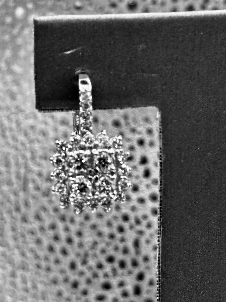 18 Karat White Gold Ladies Fabulous Dangling Diamond Earrings