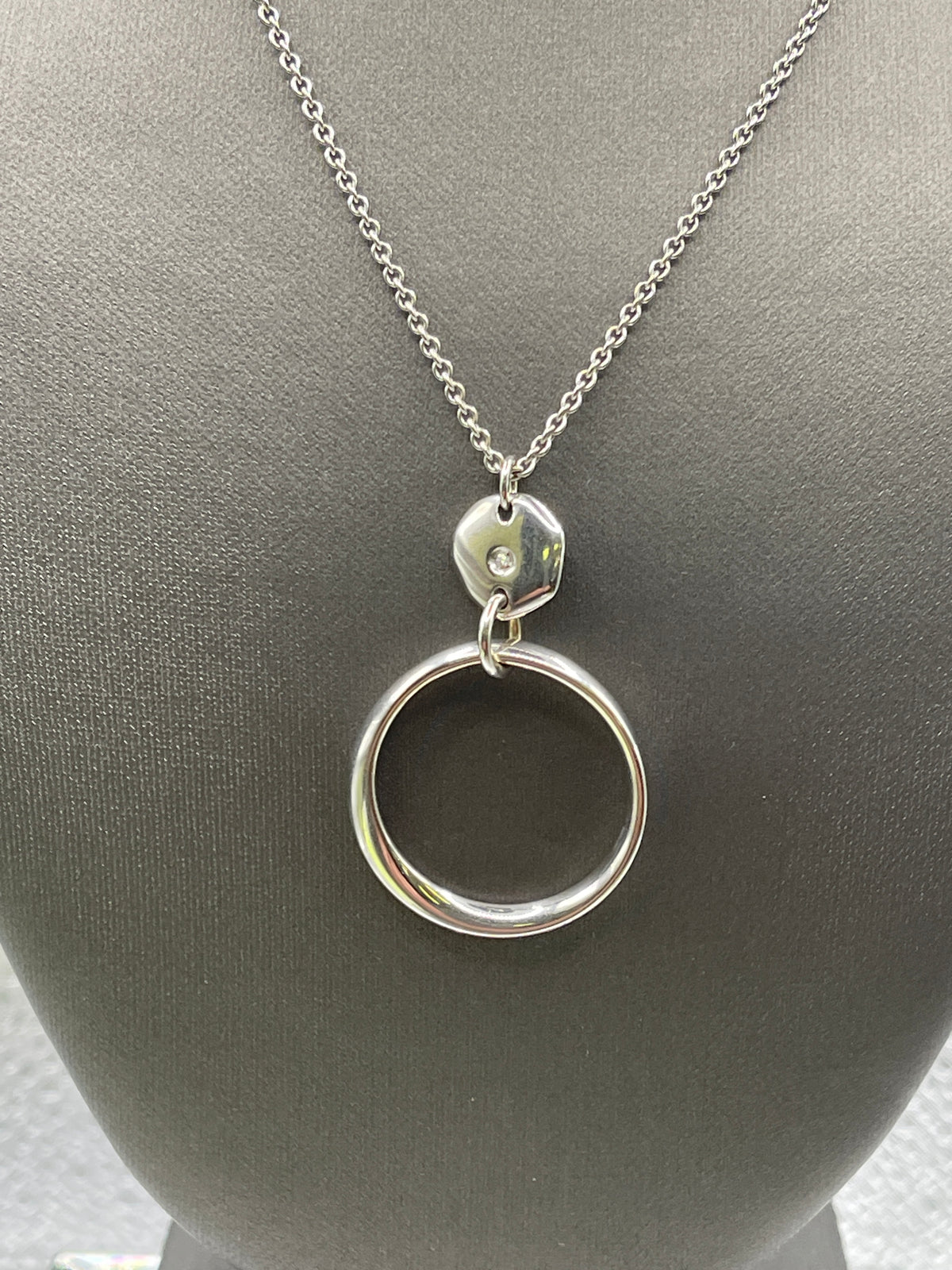 Beautiful Ladies 18 Karat White Gold Floating Diamond Galaxy Pendant & Chain