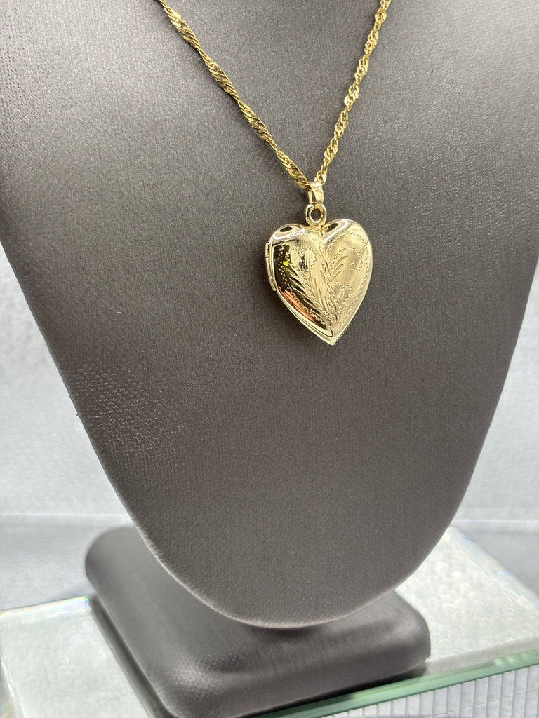 14 Karat Yellow Gold Ladies Engraved Heart Locket Pendant