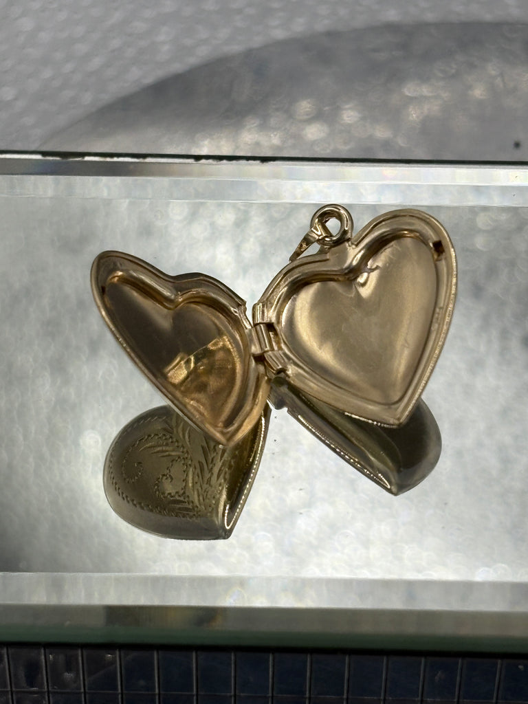 14 Karat Yellow Gold Ladies Engraved Heart Locket Pendant