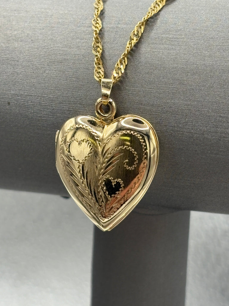 14 Karat Yellow Gold Ladies Engraved Heart Locket Pendant