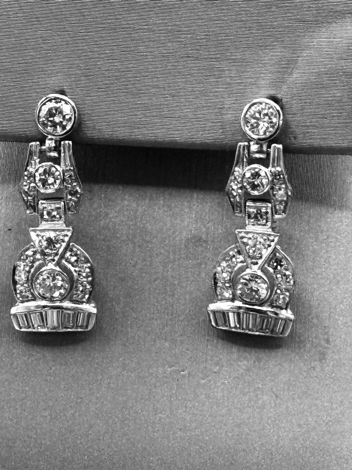 Antique Ladies Platinum & Diamond Art Deco Dangling Earrings