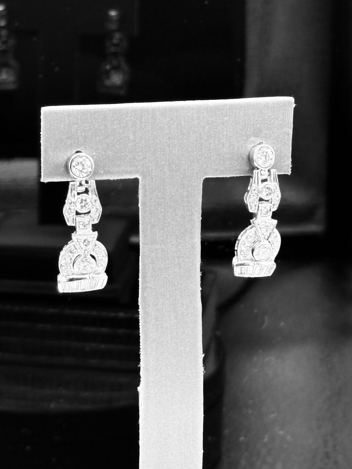 Antique Ladies Platinum & Diamond Art Deco Dangling Earrings