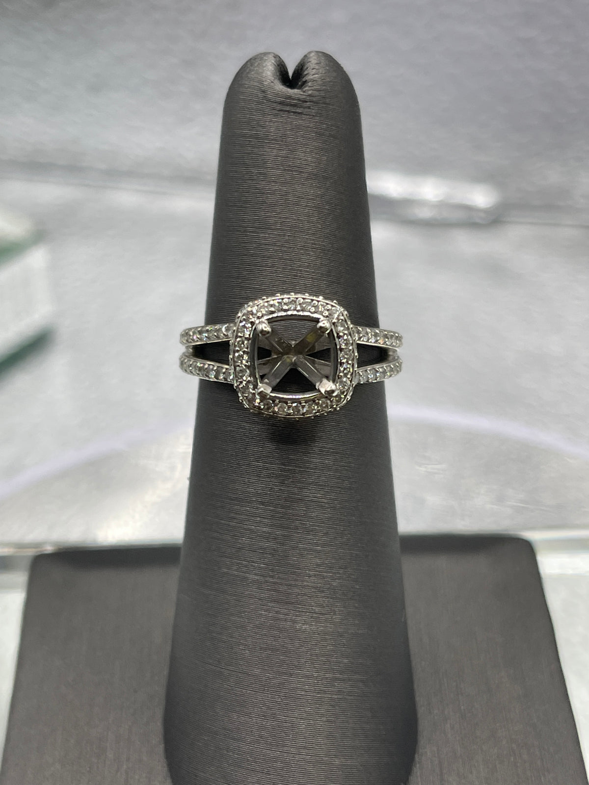 Ladies 14 Karat White Gold Diamond Engagement Ring Remount