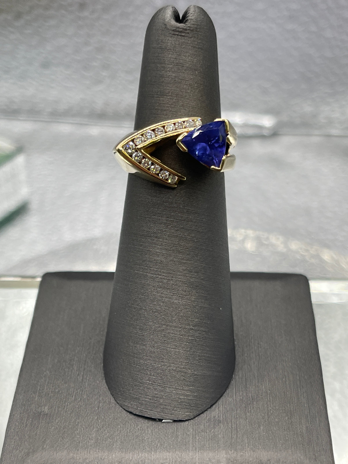 Ladies Fabulous 14 Karat Yellow Gold Blue Sapphire & Diamond Ring
