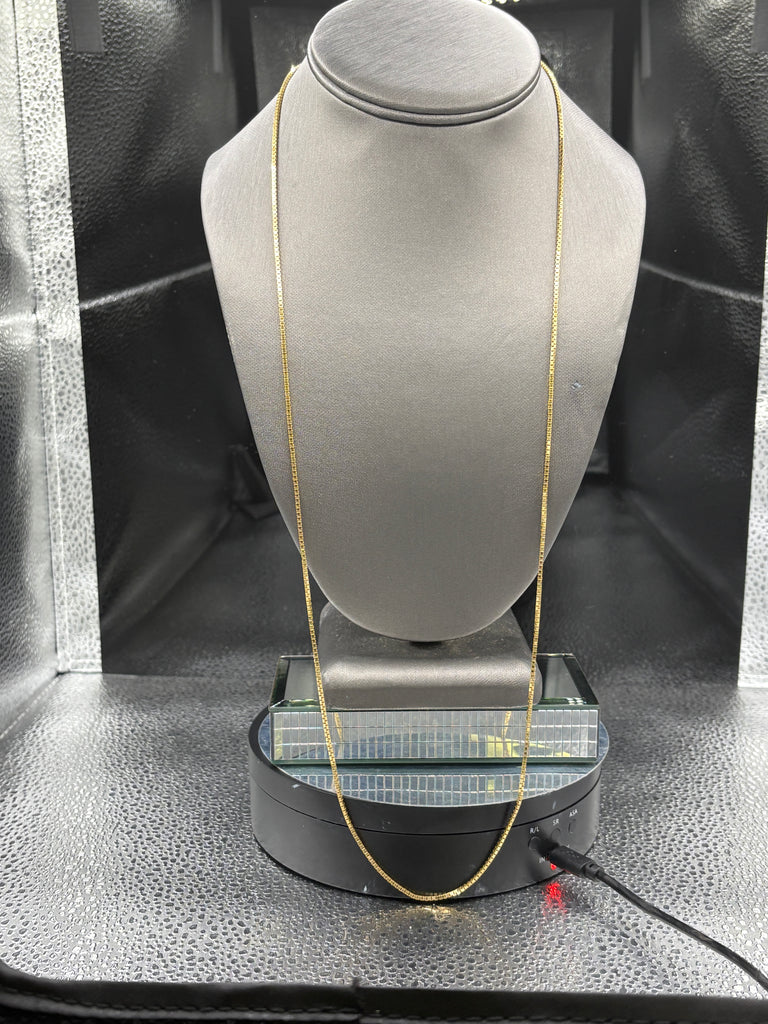 14 Karat Yellow Gold Ladies 30” Box Link Chain