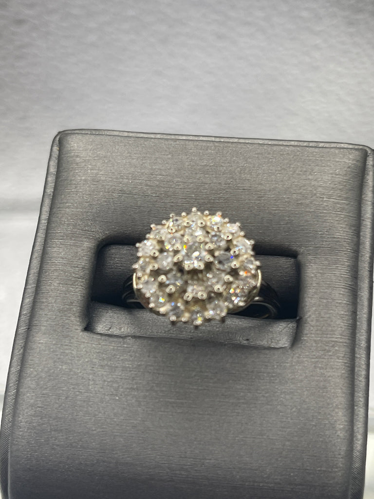 View six of Beautiful Vintage Ladies Diamond Starburst Bouquet Cocktail Ring