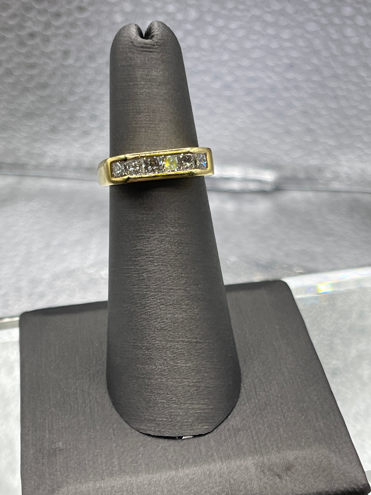 Ladies 18 Karat Solid Yellow Gold Diamond Band