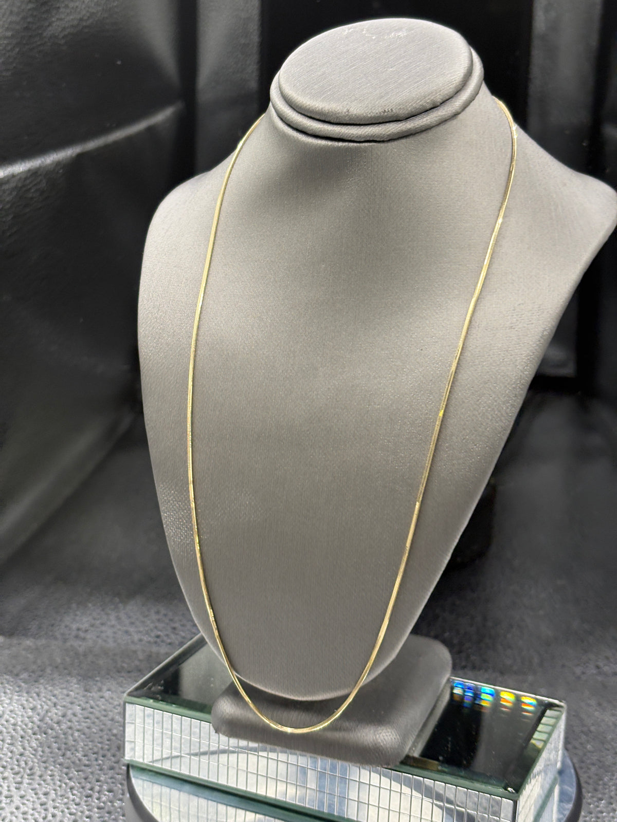 14 Karat Yellow Gold Italian Ladies Mirrored Snake Chain