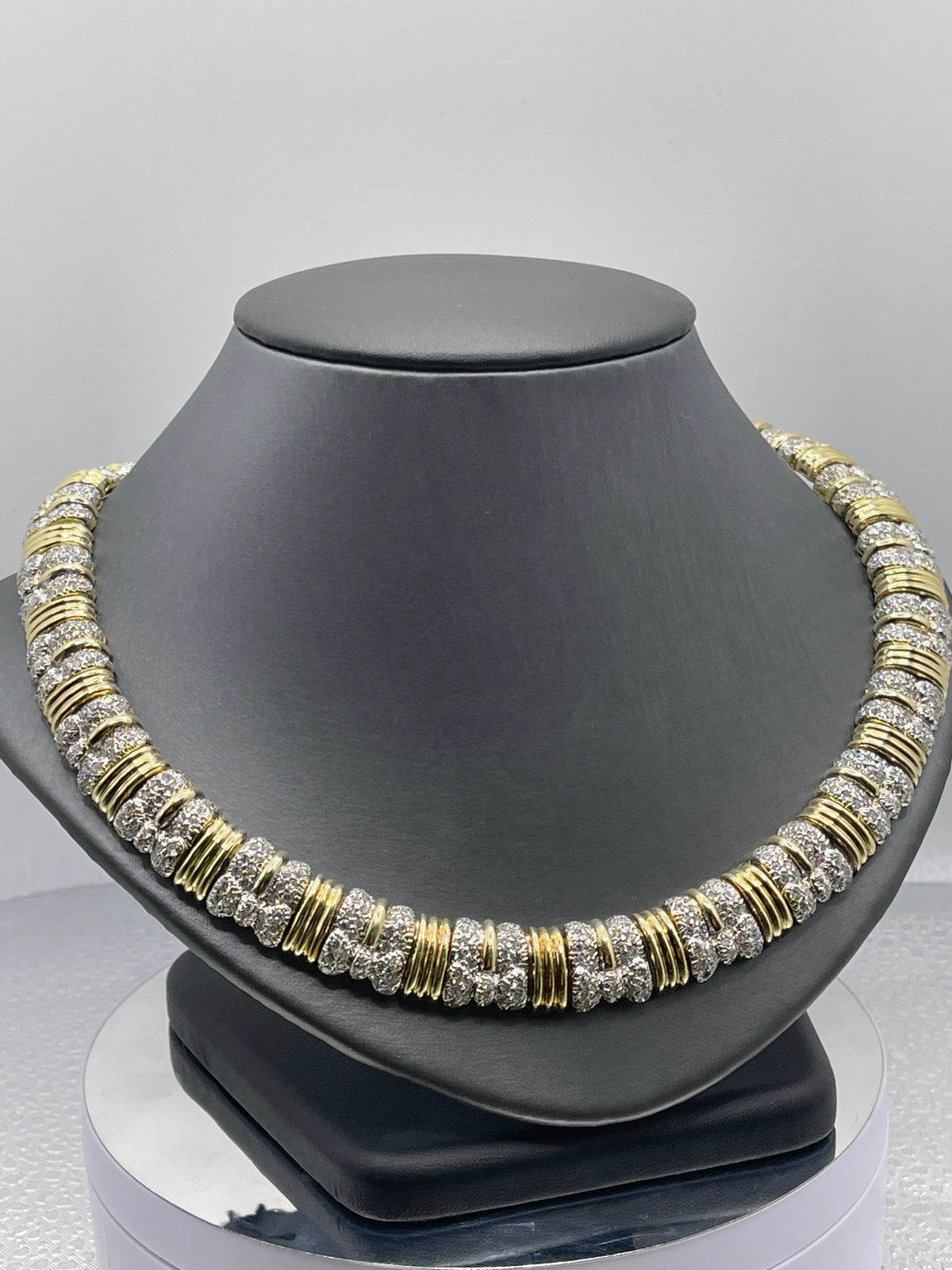 Ladies’ 14KT Yellow & White Gold Ridged Link Choker Necklace with Pavé Diamond Accents