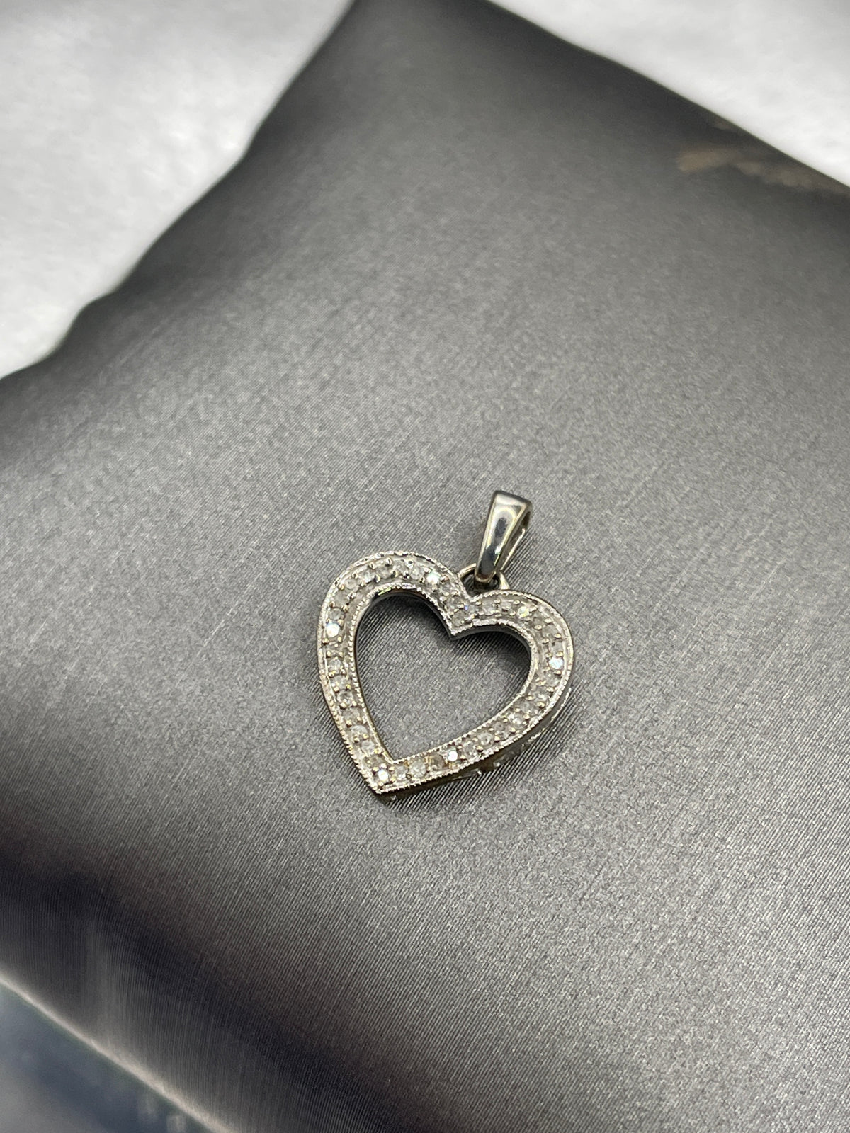 Ladies 10 Karat Solid White Gold Diamond Heart Pendant