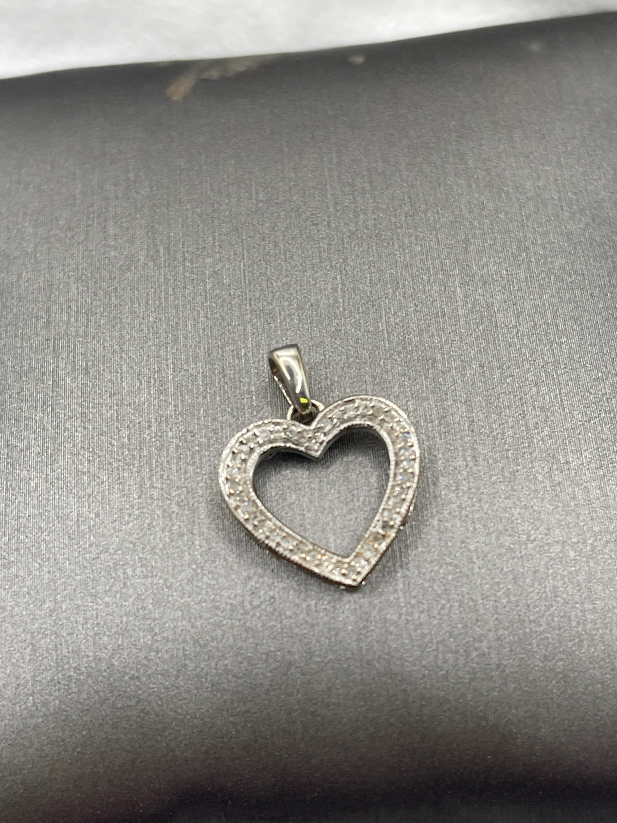 Ladies 10 Karat Solid White Gold Diamond Heart Pendant