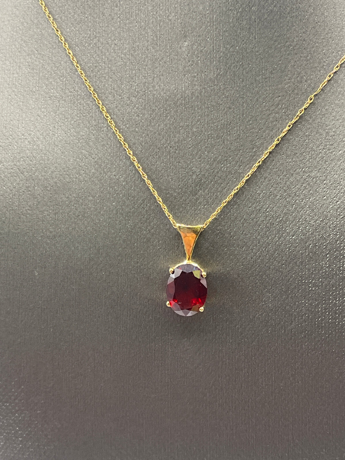 Ladies 14 Karat Solid Yellow Gold Garnet Necklace