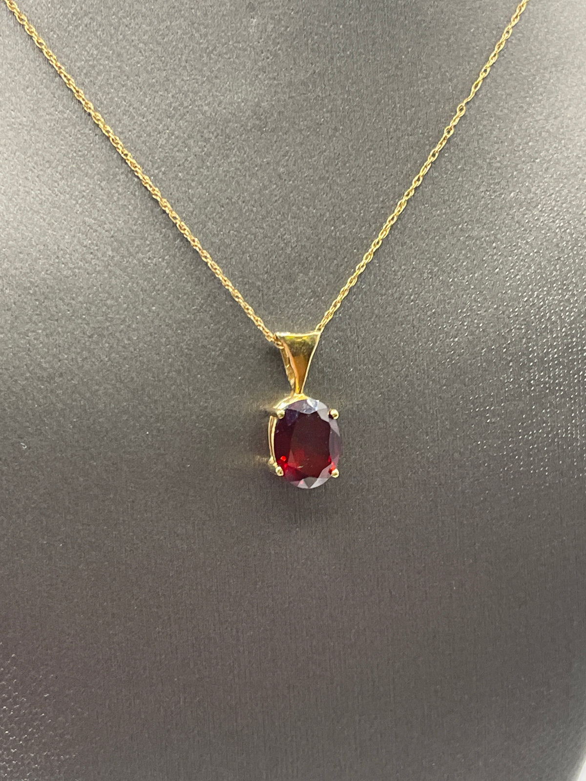 Ladies 14 Karat Solid Yellow Gold Garnet Necklace