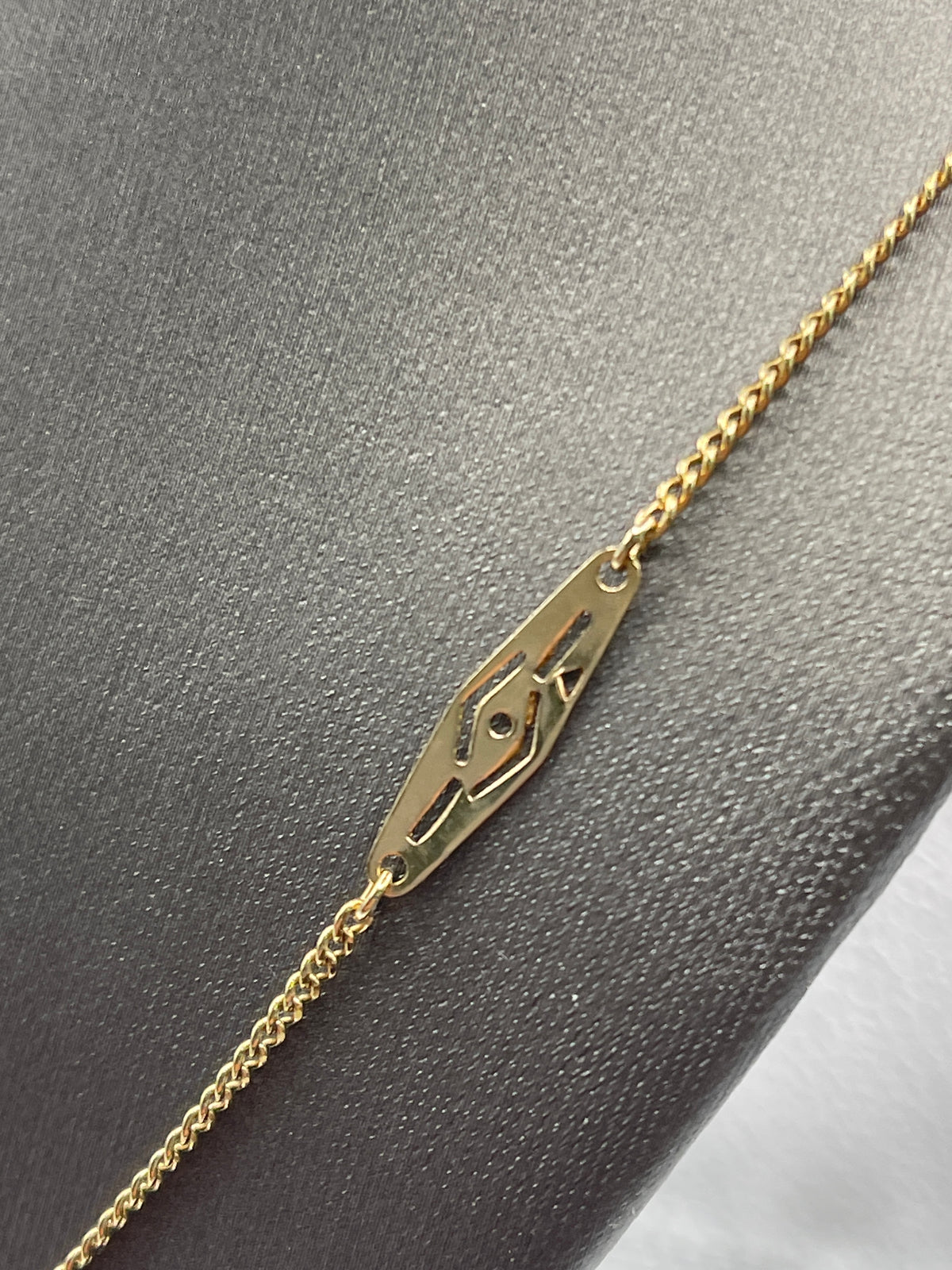 Ladies Gorgeous 14 Karat Solid Yellow Gold Infinity Link Chain