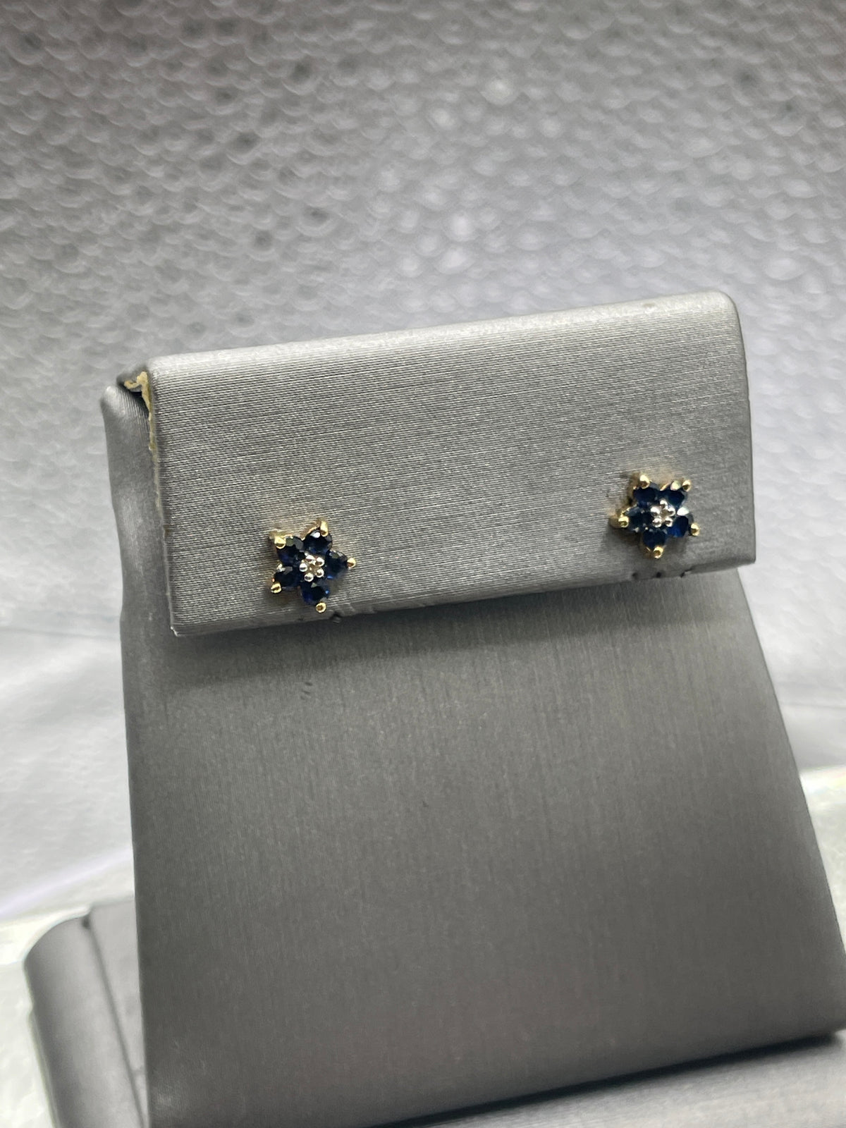 Ladies 10 Karat Solid Yellow Gold Blue Sapphire and Diamond Floral Earrings