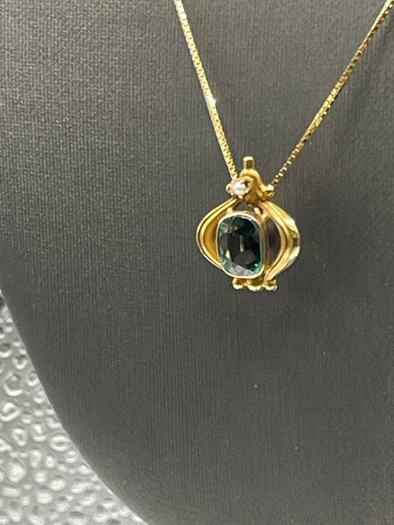 View two of Ladies Antique Beautiful 14 Karat Solid Yellow Gold Emerald and Diamond Necklace