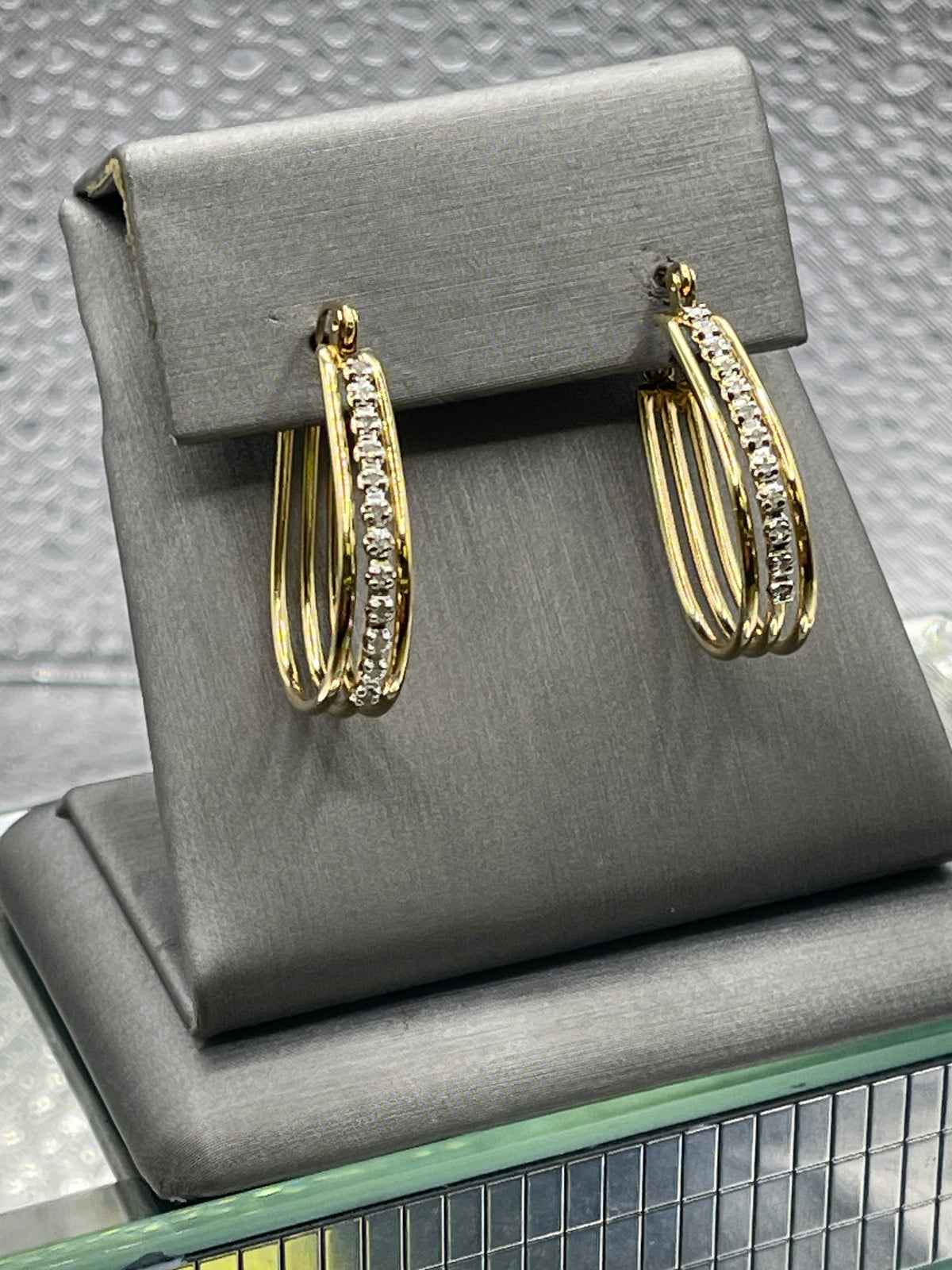 Ladies 14 Karat Solid Yellow Gold Diamond Earrings
