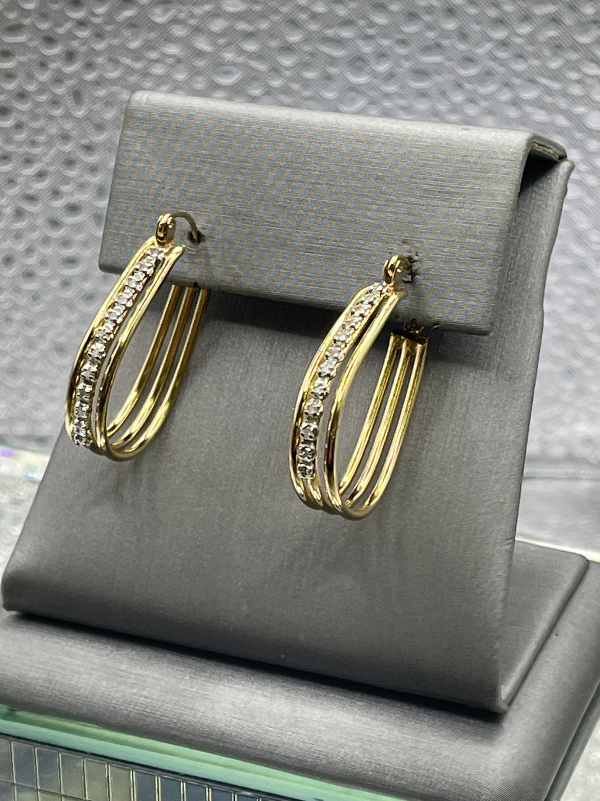 Ladies 14 Karat Solid Yellow Gold Diamond Earrings