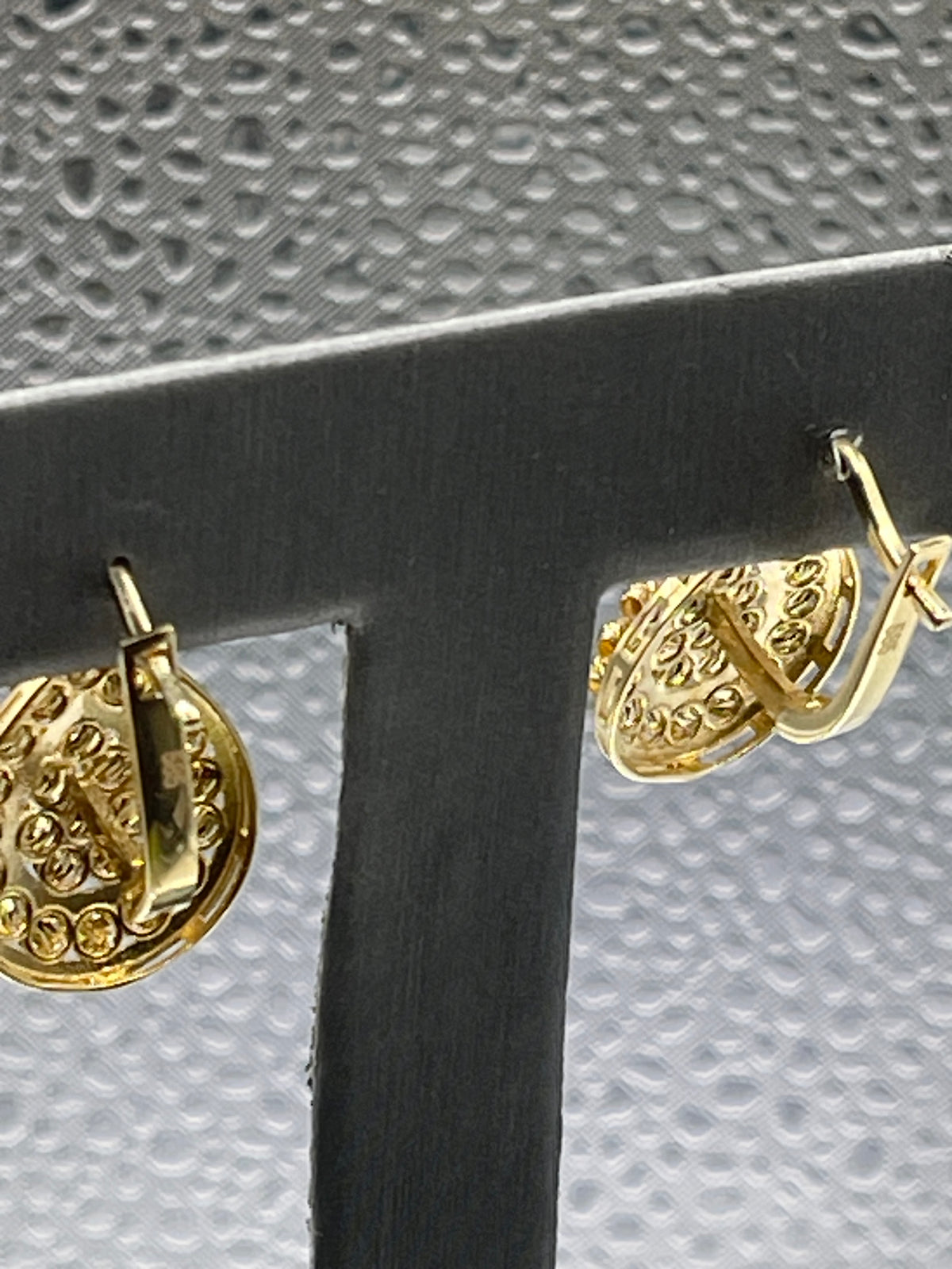 Ladies 14 Karat Solid Yellow Gold Di-Cut Earrings