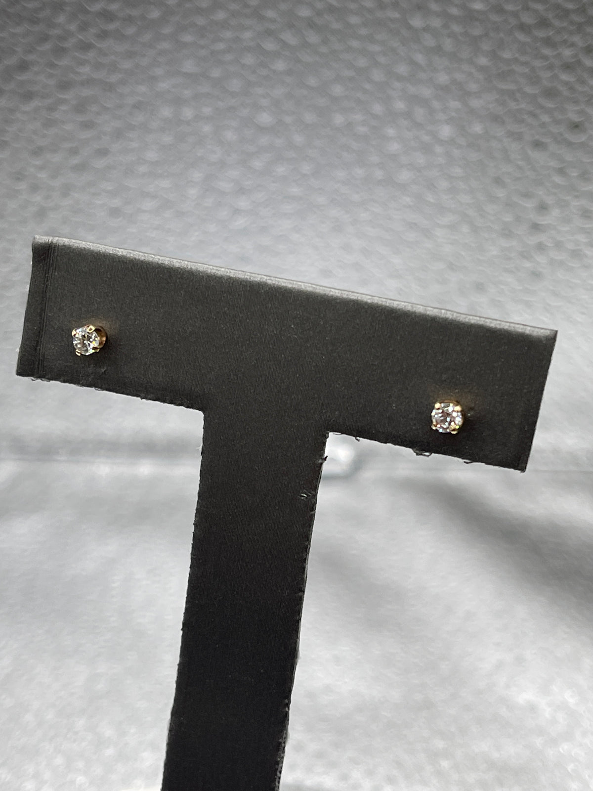 Ladies 14 Karat Solid Yellow Gold Diamond Stud Earrings