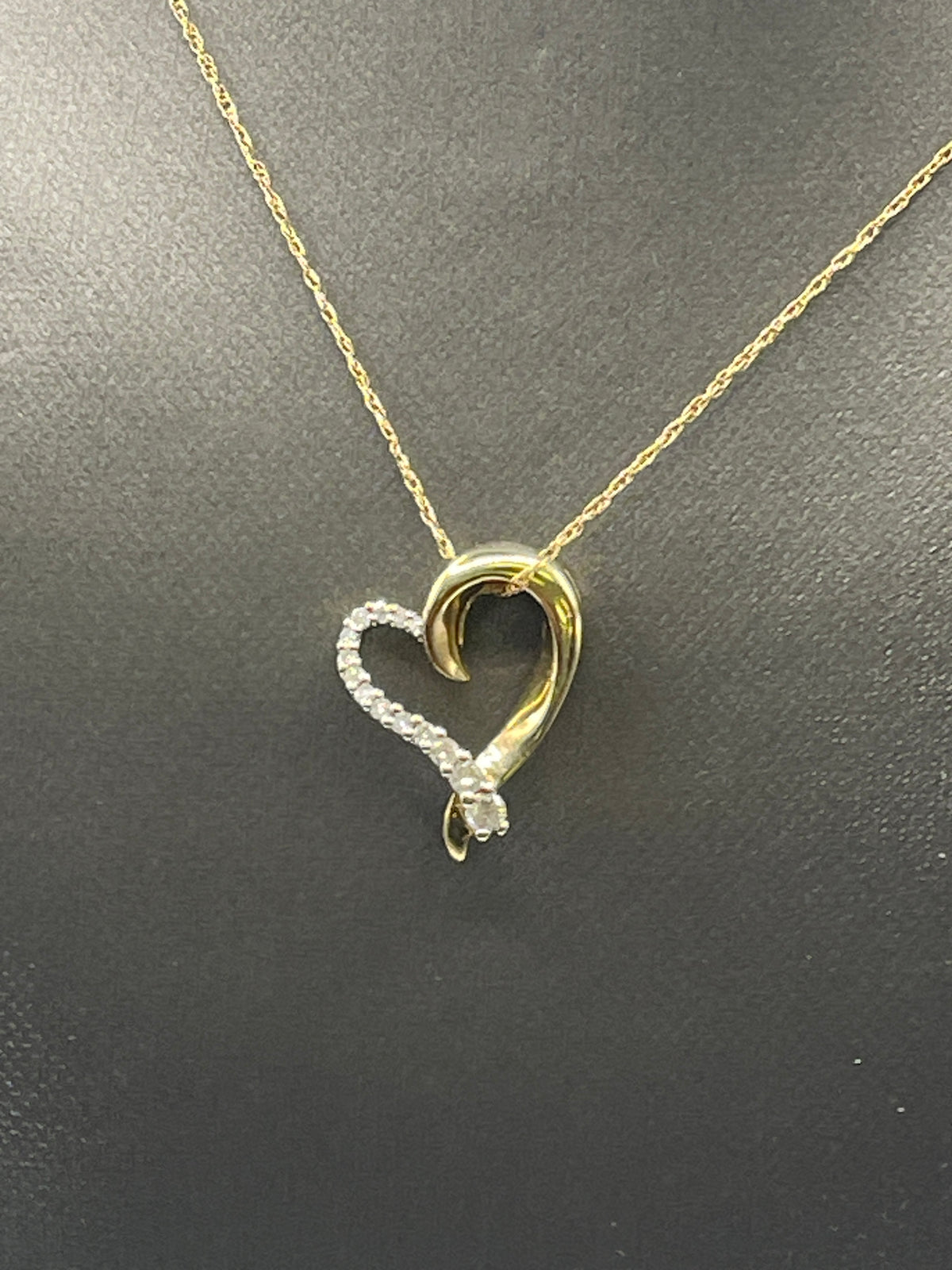 Ladies 10 Karat Solid Yellow Gold Diamond Heart Necklace